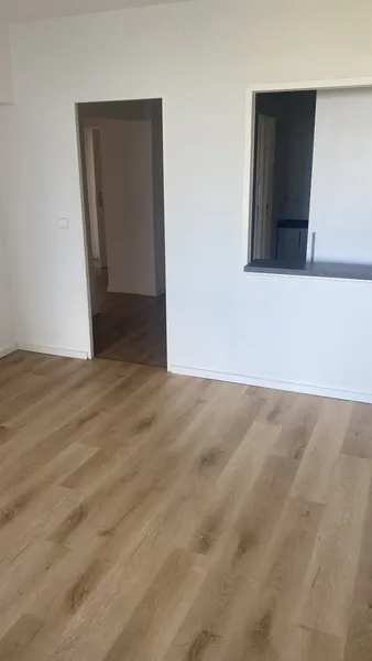 Lebendiger Mittelpunkt: 4-Zimmer-Wohnung in Berlin-Mitte — photo 1
